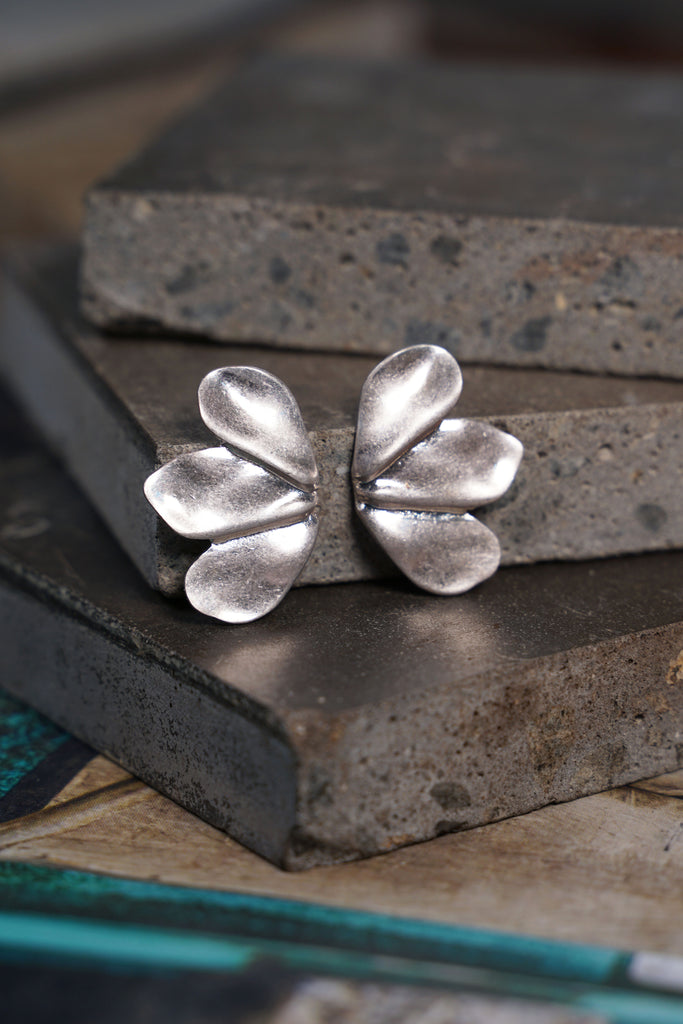 Three Leaf Studs